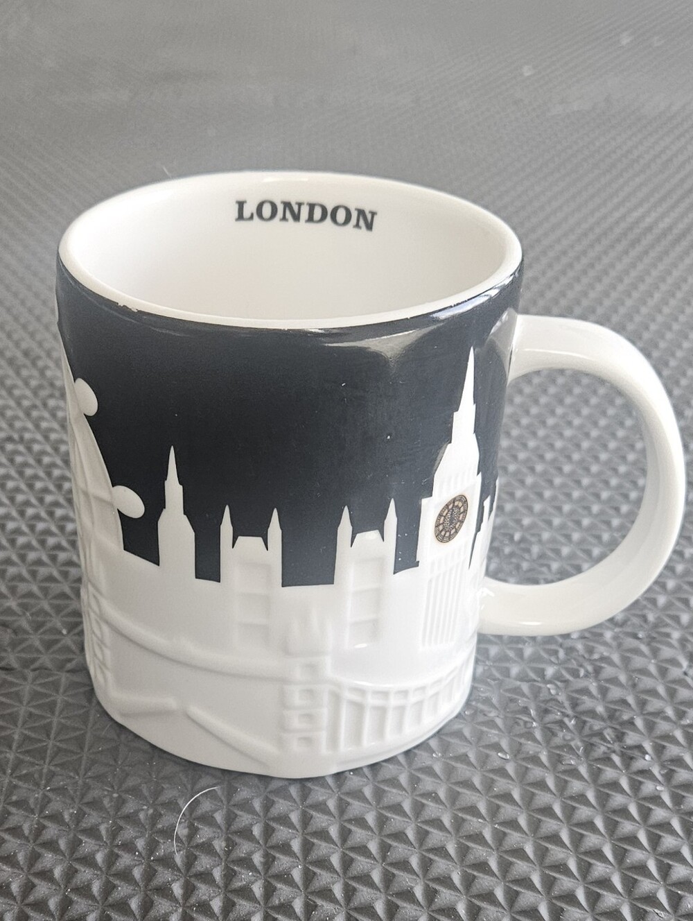 Starbucks London 3D Relief City Skyline Ceramic 16 oz Coffee Mug Black & White